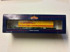 Bachmann 37-305 OO Gauge x 2