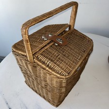 VTG Large Woven Wicker Picnic