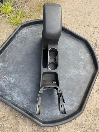 Ford fiesta mk7 - fiesta, armrest