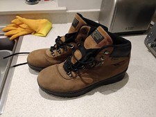 HI-TEC TRANSCENDER WATERPROOF WALKING BOOTS SIZE 12