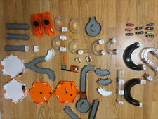Bundle of Hexbugs Nano Track and Bugs Loops Connectors Tunnels and 9 bugs
