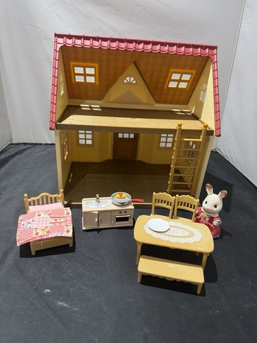 Sylvanian families red - families,