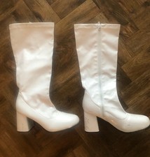 70s White Size 7 Plastic Boots