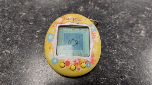 Tamagotchi connection - tamagotchi, v2