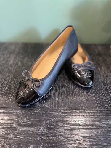 Chanel classic ballet flats - chanel,