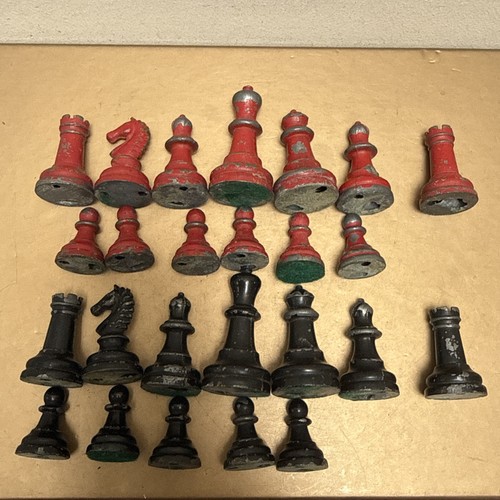 Chess set red black white - red,