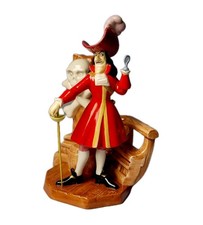 Disney Royal Doulton Showcase Collection CAPTAIN HOOK Boxed Figurine - PAN 4