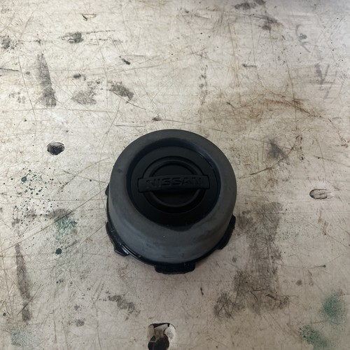 Nissan navara d22 centre cap - nissan,