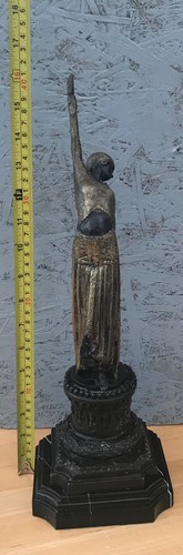 Chiparus inscribed art - ~, d.h.