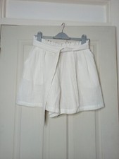 Shorts Monki White Viscose Size Medium With Decorative Belt Nice Condition 
