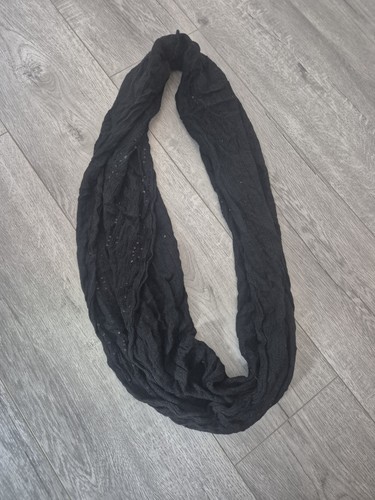 Black infinity scarf with