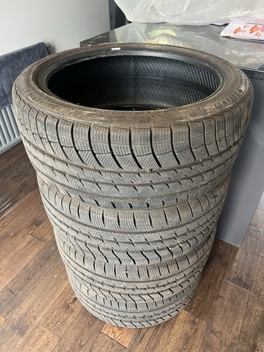 235 mud snow davanti - 235/40/18,
