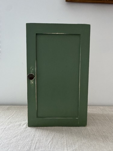 Vintage green painted wood - green,