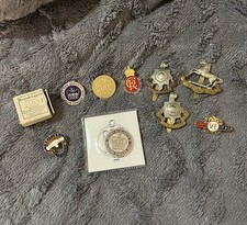 Vintage Military Cap Badges &