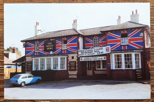Postcard the henty arms - postcard,
