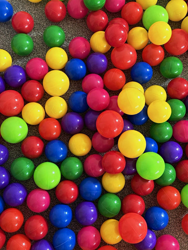 200 mixed colour plastic play - colour,