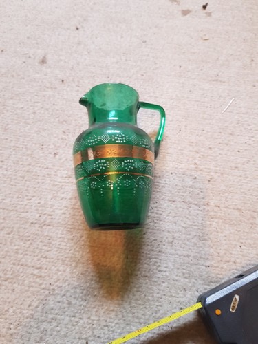 Vintage pretty green vase - green,