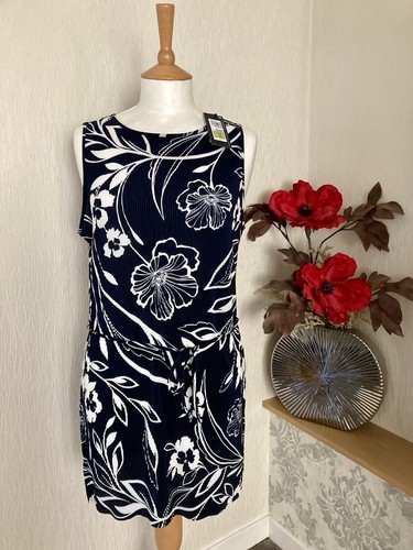 Bnwt s sleeveless - uk, m&s