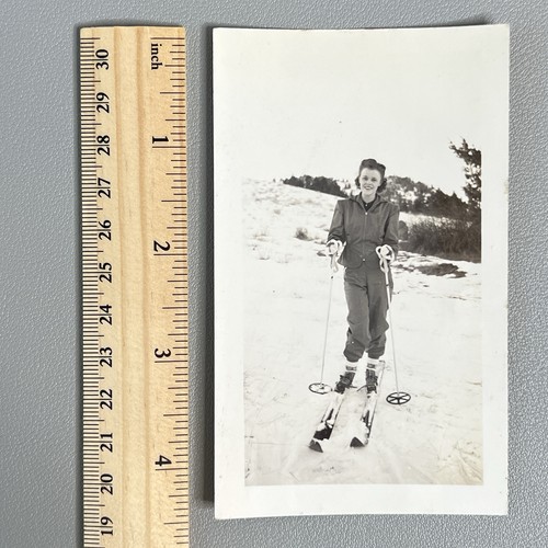 Vtg 1940s woman skiing photo - 1940s,