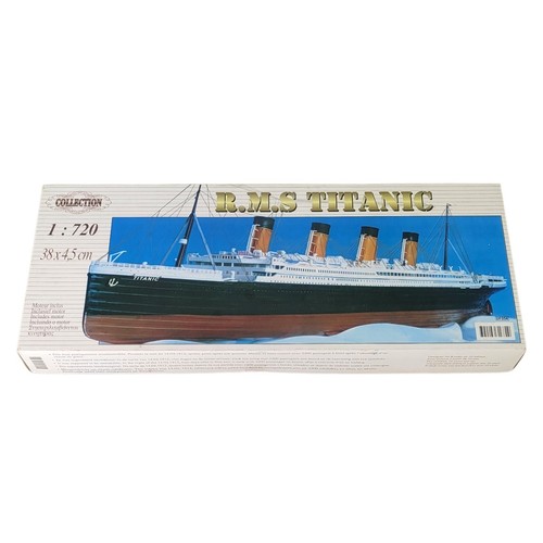 Rms titanic model kit 720 - rms,