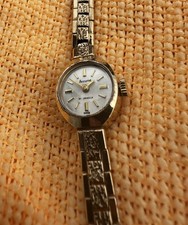 9ct Yellow Gold Vintage Ladies Accurist Swiss Mechanical Watch and Bracelet 11g