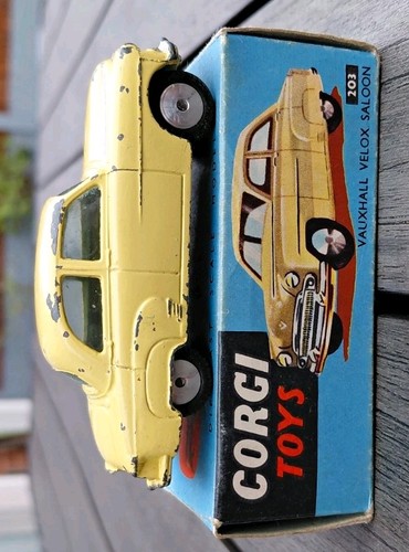Corgi toys 203 vauxhall velox - toys,
