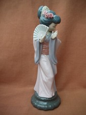 Lladro   Geisha Girl