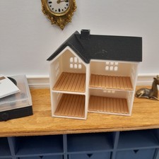 Dollhouse Miniature Dollhouse