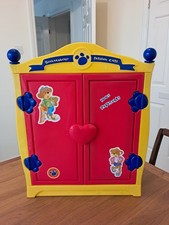 Build-A-Bear Wardrobe Teddy Bear Storage with 6 Hangers Yellow and Red
