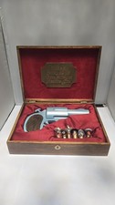  Roger Rabbit Cartoon Revolver With Bullets and Case - Prop Replica 