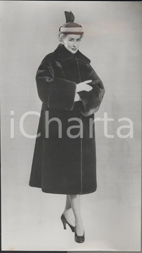 1954 london model wearing - london,