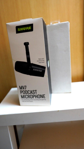 Shure mv7 podcast mic - podcast,