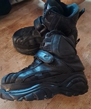 Buffalo boots black size 6 good condition