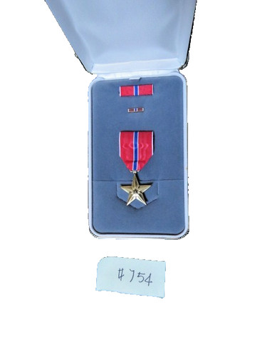 Bronze star medal ribbon lapel - star,
