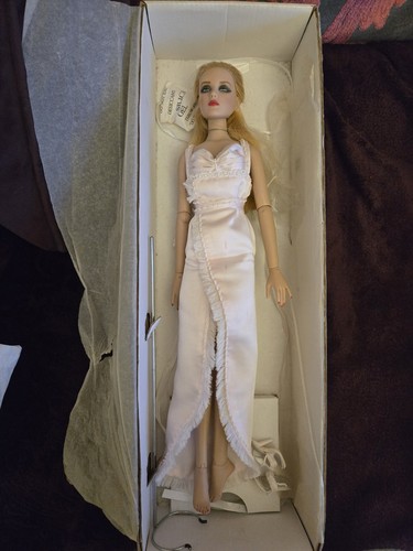 Tonner wanton antoinette - antoinette, doll