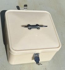 1950’s Bandalasta Coracle #558 Picnic Container Lunch Box Cream. VG. 6” X 6”