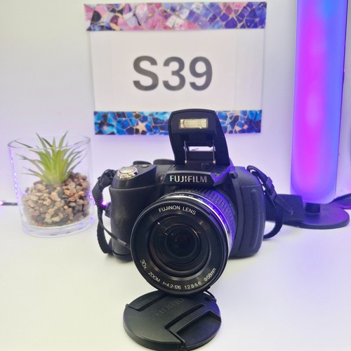 Fuji finepix slr style hs10 - fuji,