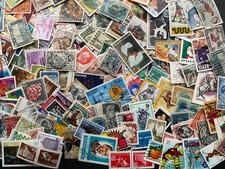 1000 Worldwide Stamp Collection Mixed Foreign Vintage to Modern Used Off Paper