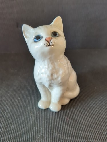 Vintage beswick white cat - *,