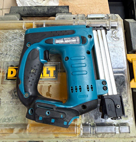 Makita dst221 18v lxt cordless - lxt,
