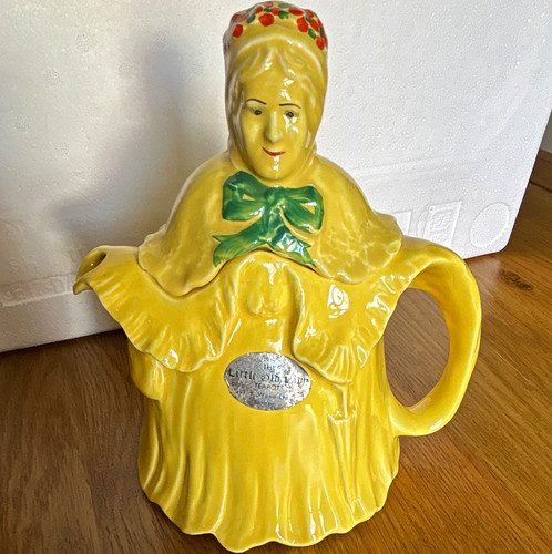 Little old lady character - little,