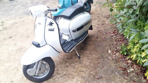 Lambretta 200 scooter white - gp,