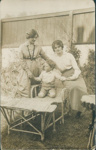Postcard family group - postcard,