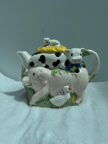 Novelty farmyard teapot cow - novelty,