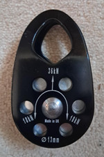 SAR STANDARD PULLEY IN BLACK - ROCK CLIMBING / TREE SURGEON / ROPE ACCESS - VGC