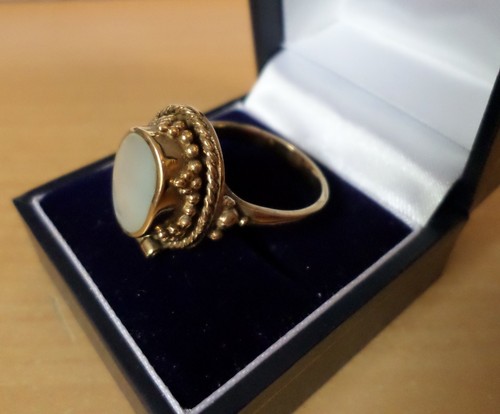 Vintage poison ring locket - poison,