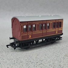 Hornby R468 maroon 4 wheel
