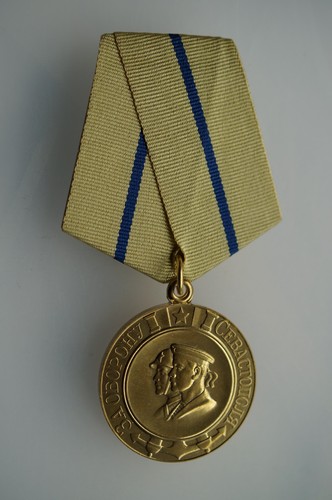 Rare wwii medal for defence - wwii,