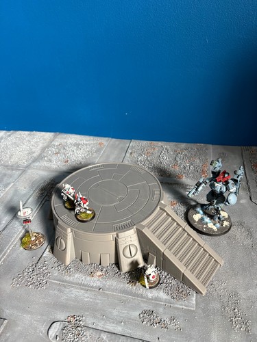 Grimdark landing pad - pad, 1