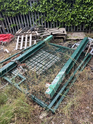 Security mesh gate site - mesh,